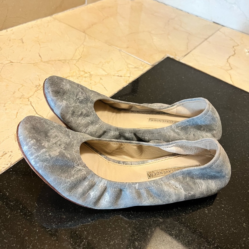 Vera Wang Lavender Ballet Flats Grey Marbled Size 7.5